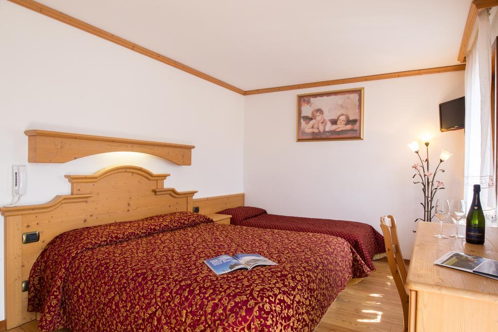 Villa Elena B&B Hotel San Martino Di Castrozza Exterior photo