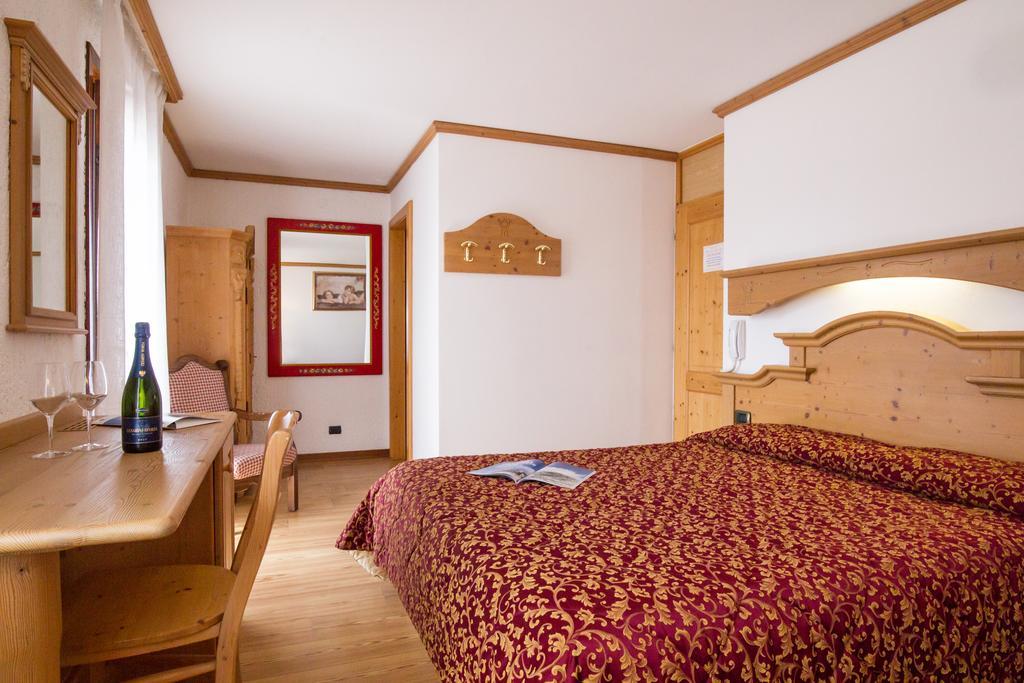 Villa Elena B&B Hotel San Martino Di Castrozza Exterior photo