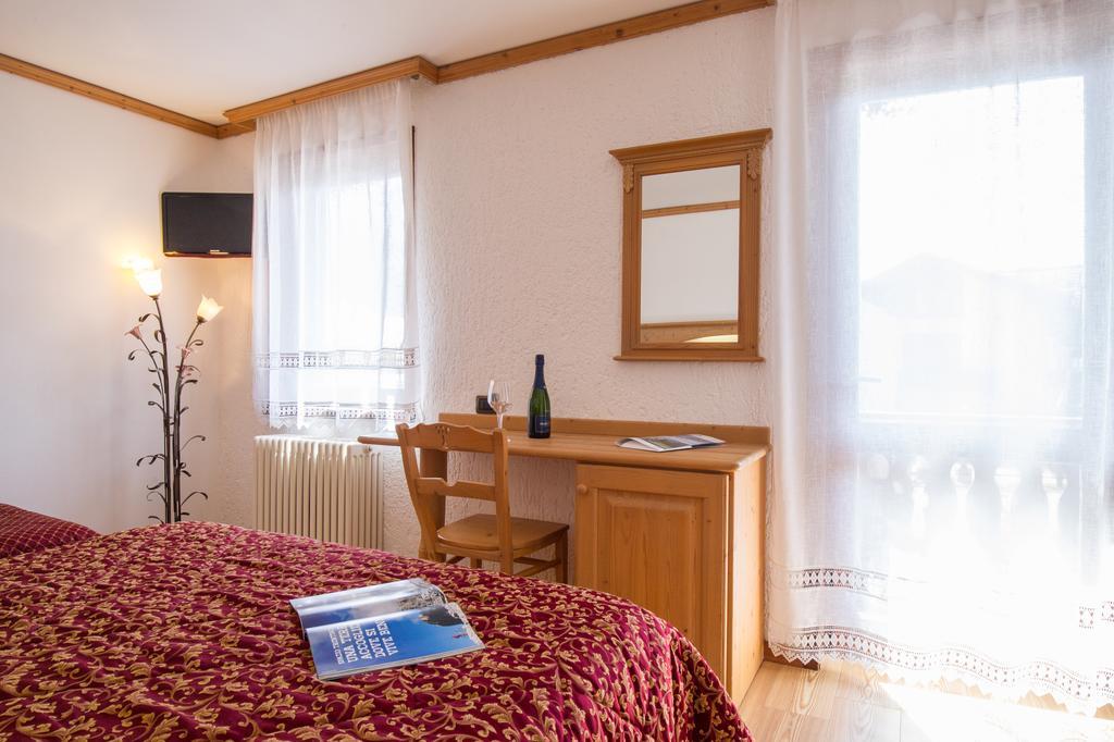 Villa Elena B&B Hotel San Martino Di Castrozza Exterior photo